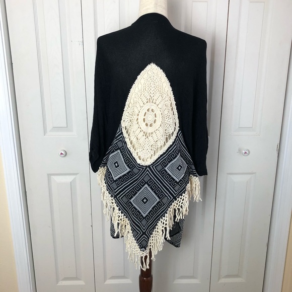 Umgee Black & White Cardigan with Crochet Detail - Picture 1 of 7